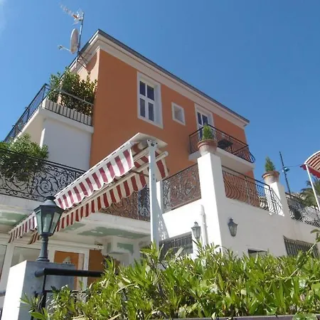 ラ フロール ヴィルフランシュ・シュル・メール