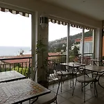 La Flore Hotel
