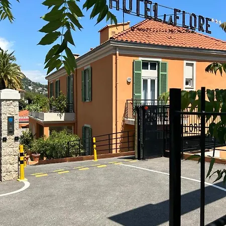 Hotell La Flore 3*