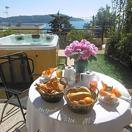 Hotel La Flore 3*
